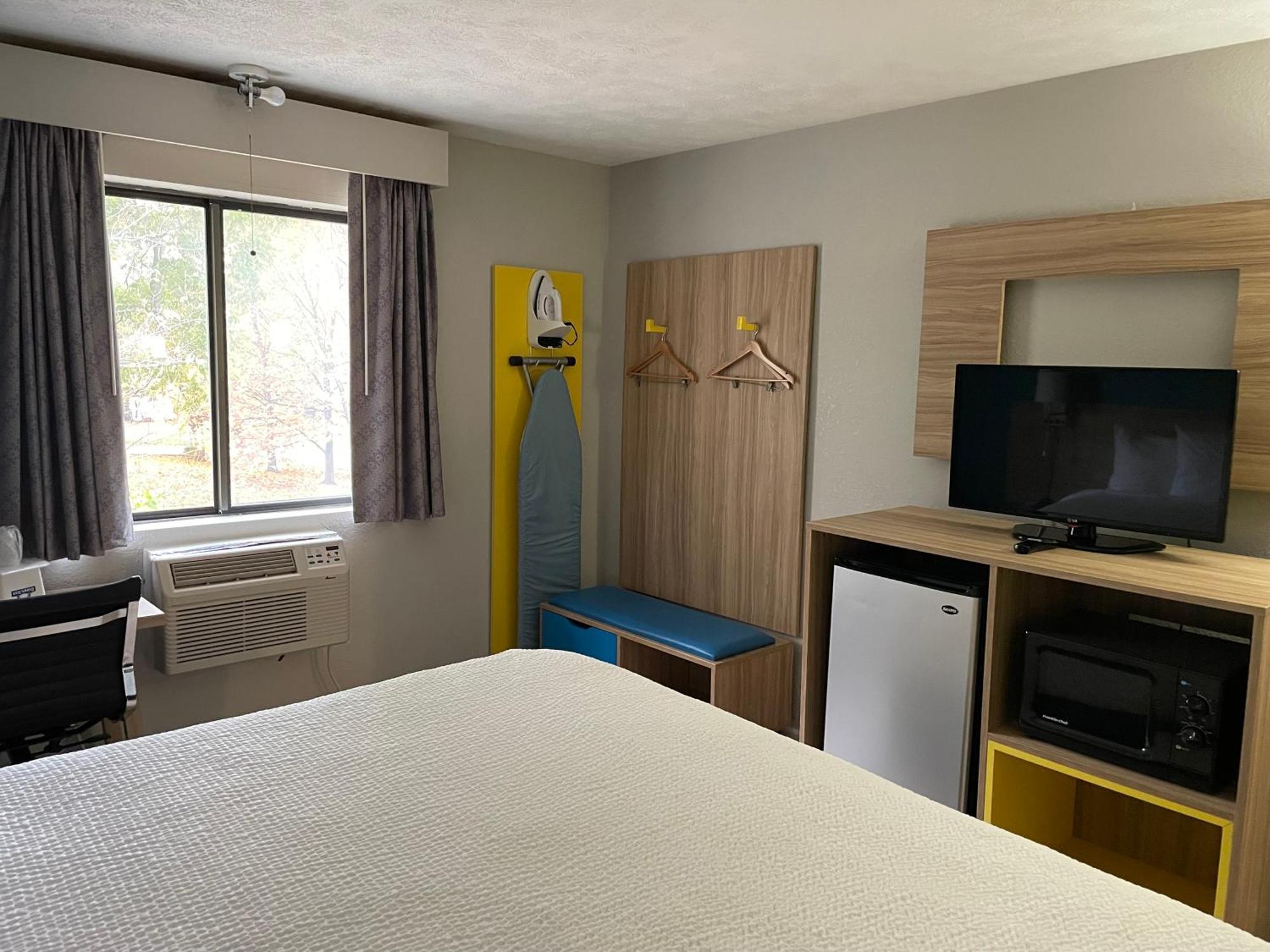 Days Inn By Wyndham Warrensburg Ngoại thất bức ảnh
