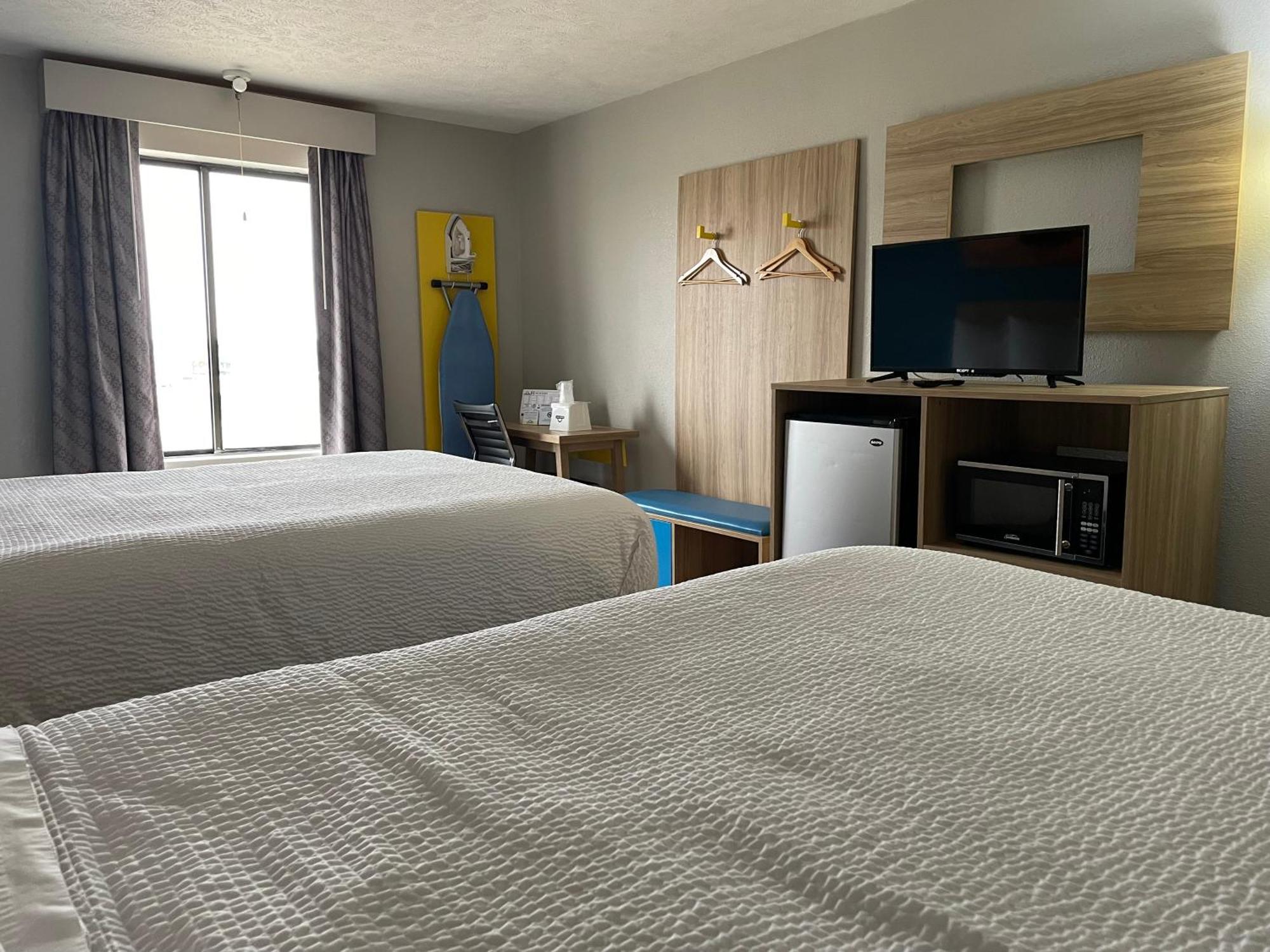 Days Inn By Wyndham Warrensburg Ngoại thất bức ảnh